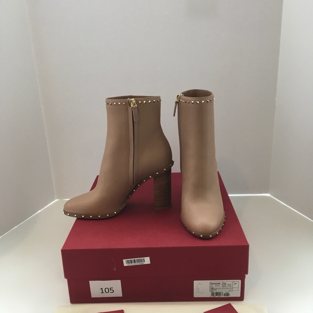 🌟LAST CALL🌟Valentino Soul Rockstud Boots in Nude - Picture 2 of 8